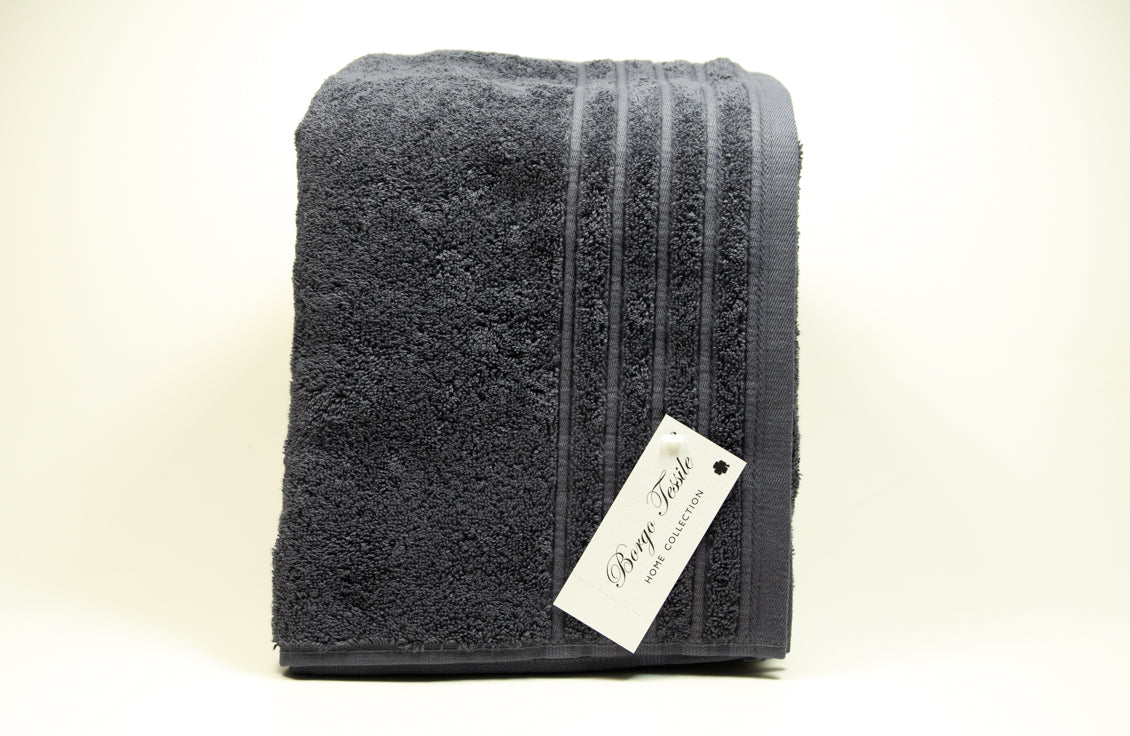 Solid color lead bath towel